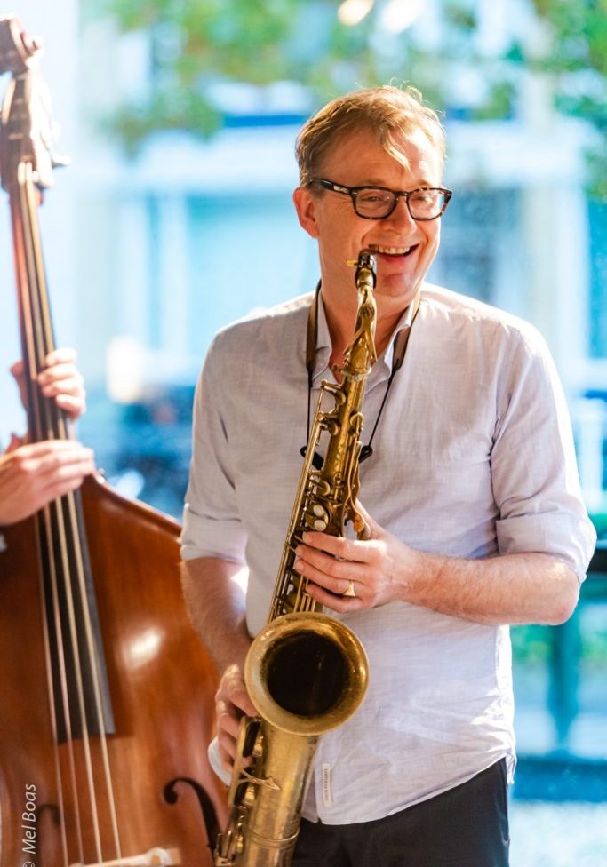 Jazz on the Sofa, is een festival in woonkamers in Zeist. Jasper Blom